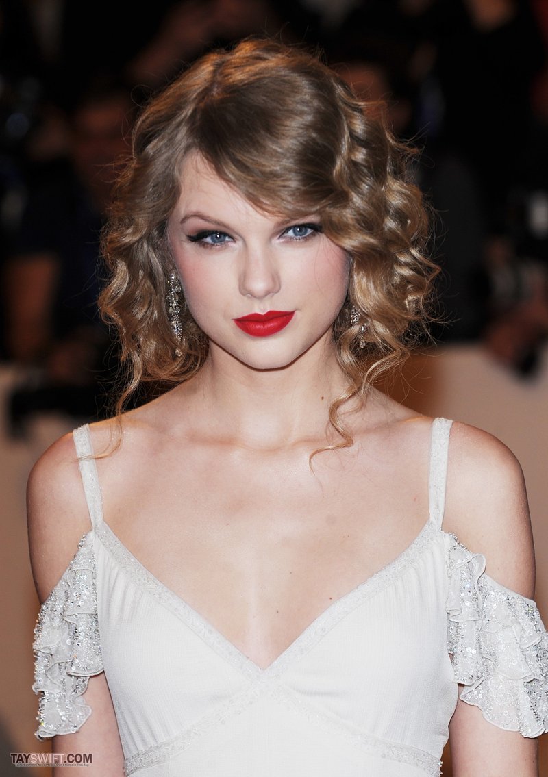 Taylor Swift at 2010 Costume Institute Gala — photo 77