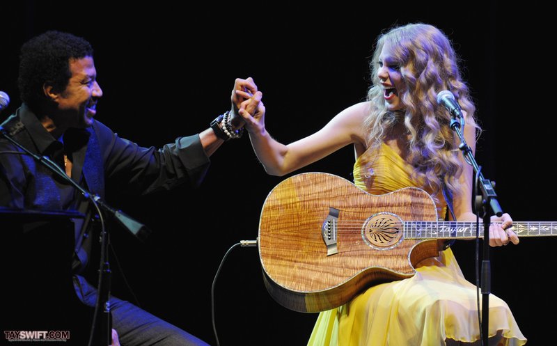 Taylor Swift at Country Music Hall of Fame & Museum's "All For The Hall" — photo 28
