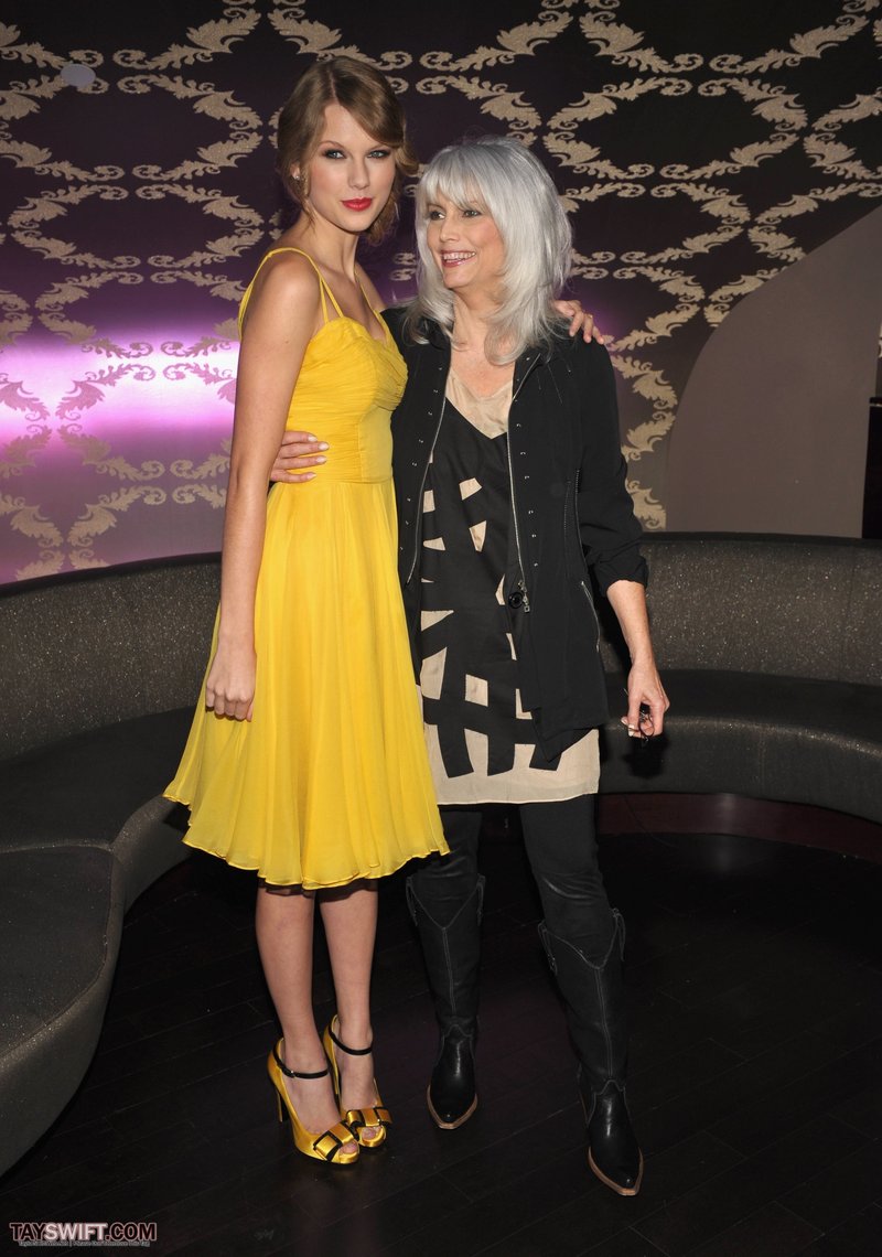 Taylor Swift at Country Music Hall of Fame & Museum's "All For The Hall" — photo 39