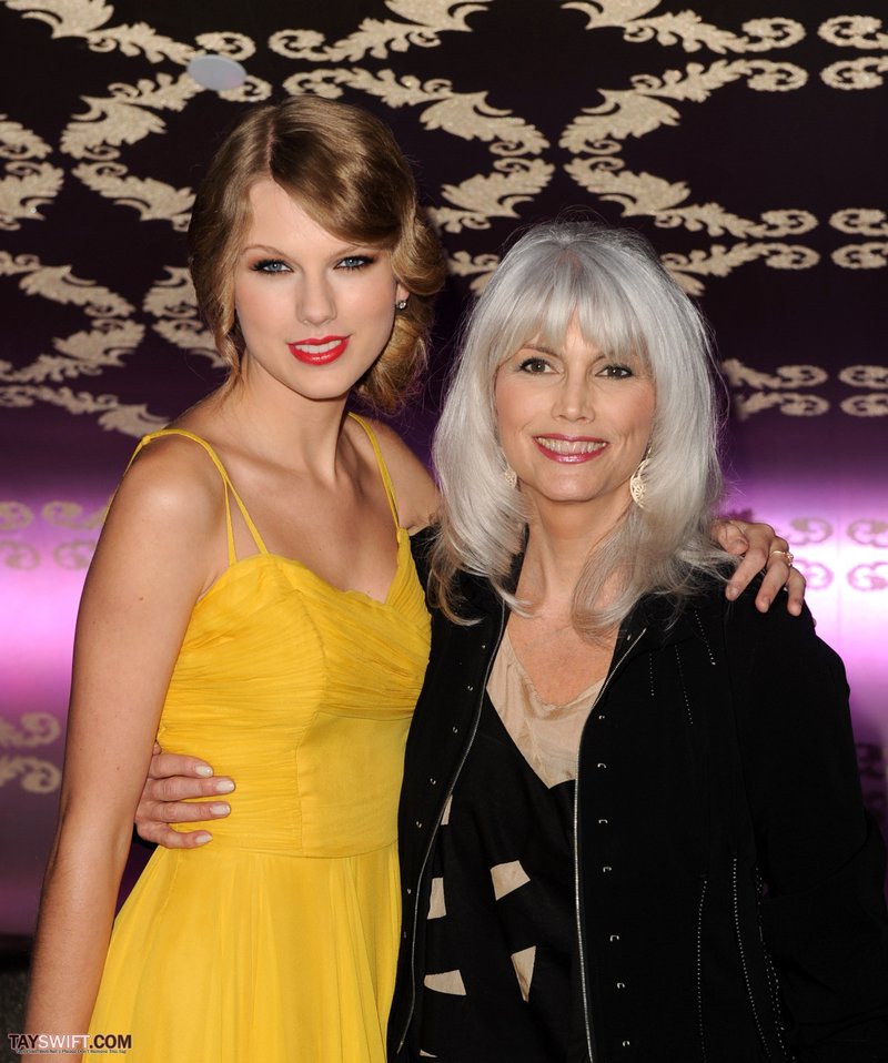 Taylor Swift at Country Music Hall of Fame & Museum's "All For The Hall" — photo 42
