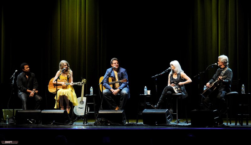 Taylor Swift at Country Music Hall of Fame & Museum's "All For The Hall" — photo 45