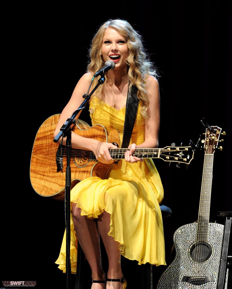 Taylor Swift at Country Music Hall of Fame & Museum's "All For The Hall" — photo 52