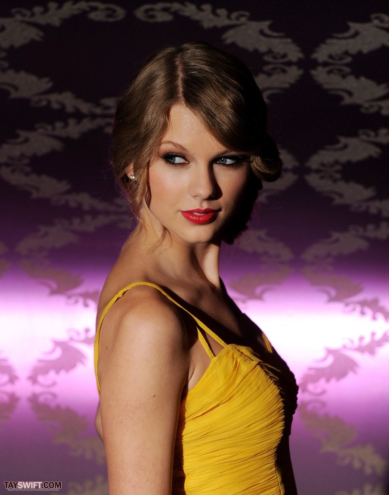 Taylor Swift at Country Music Hall of Fame & Museum's "All For The Hall" — photo 57