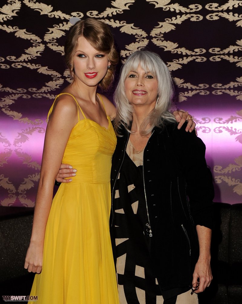 Taylor Swift at Country Music Hall of Fame & Museum's "All For The Hall" — photo 64