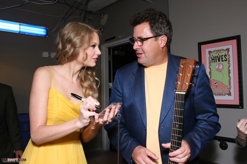 Taylor Swift at Country Music Hall of Fame & Museum's "All For The Hall" — photo 76