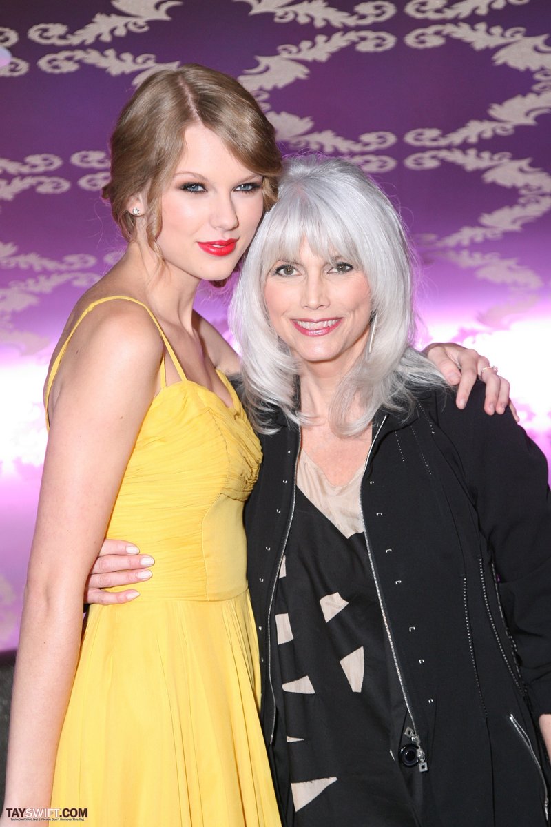 Taylor Swift at Country Music Hall of Fame & Museum's "All For The Hall" — photo 80