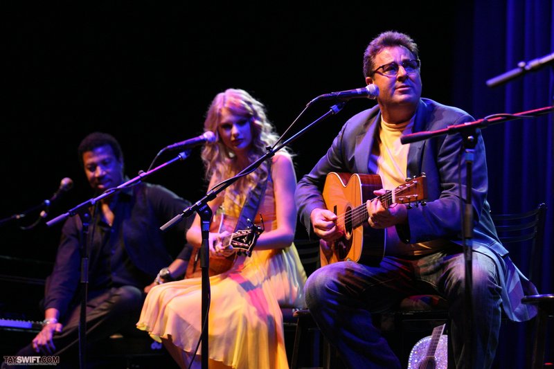 Taylor Swift at Country Music Hall of Fame & Museum's "All For The Hall" — photo 84