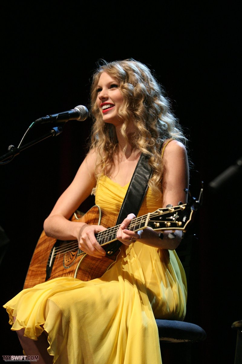 Taylor Swift at Country Music Hall of Fame & Museum's "All For The Hall" — photo 86