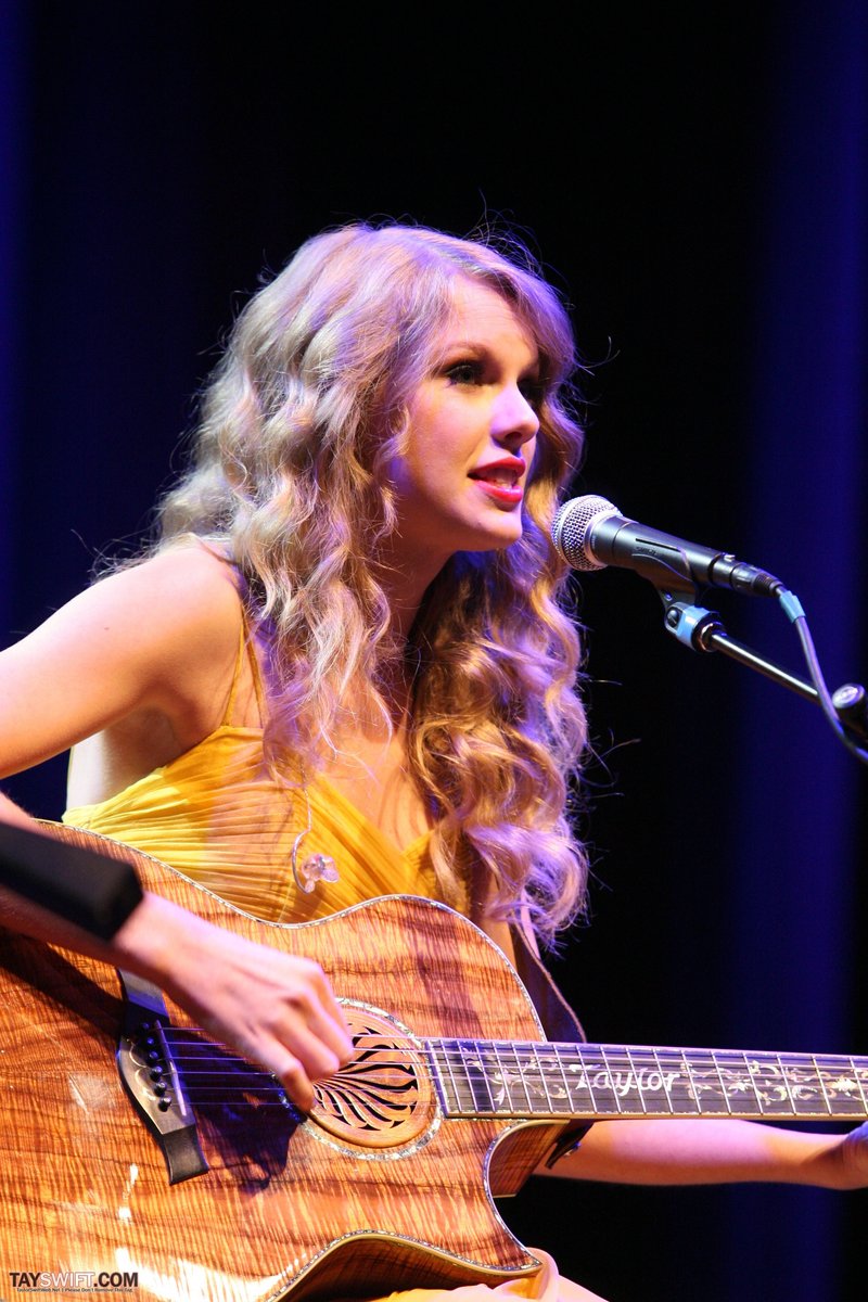 Taylor Swift at Country Music Hall of Fame & Museum's "All For The Hall" — photo 88