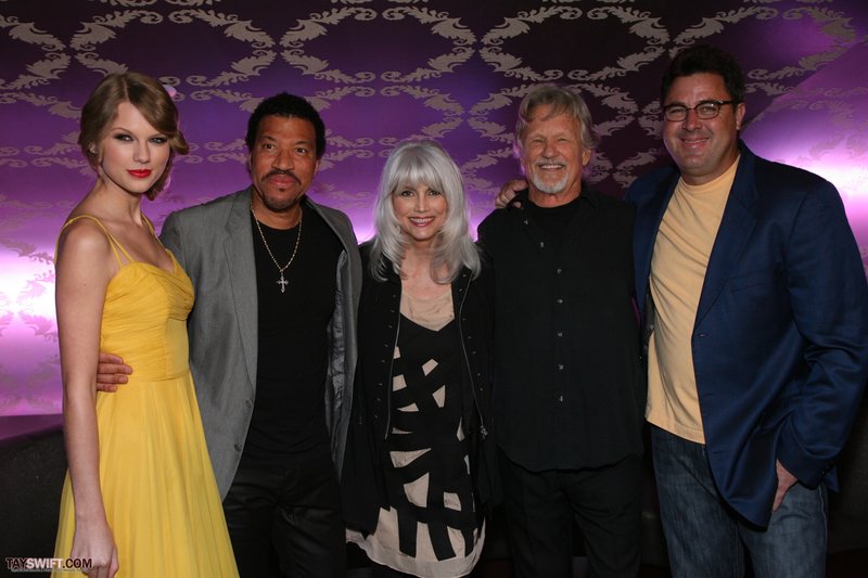 Taylor Swift at Country Music Hall of Fame & Museum's "All For The Hall" — photo 94