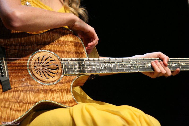 Taylor Swift at Country Music Hall of Fame & Museum's "All For The Hall" — photo 100