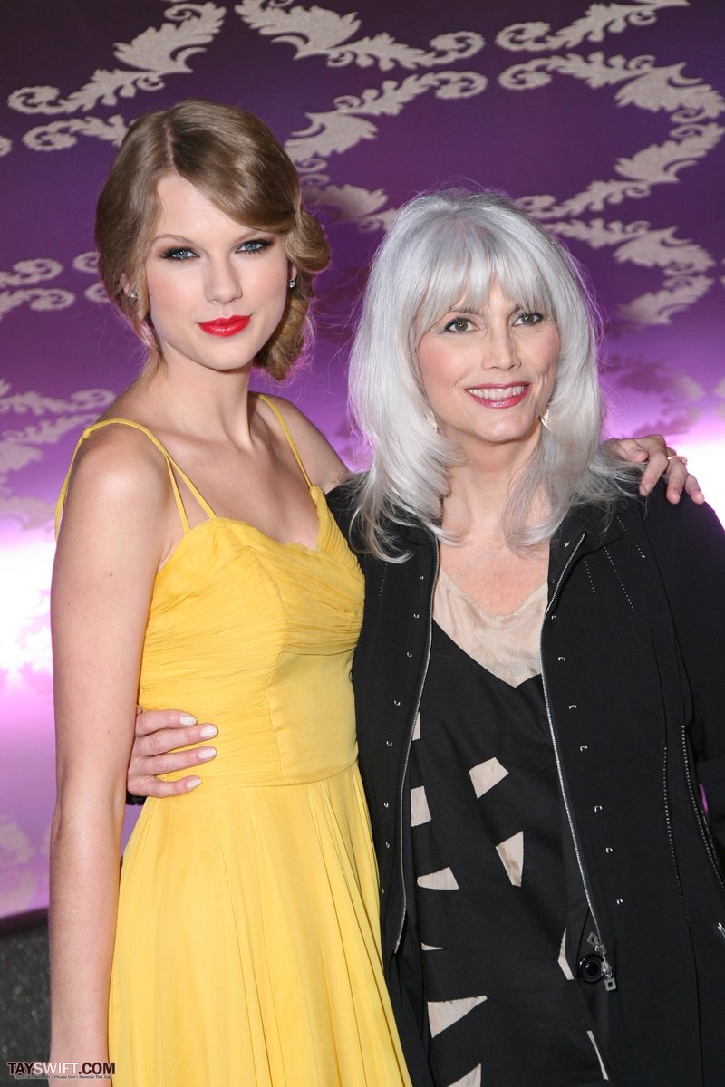 Taylor Swift at Country Music Hall of Fame & Museum's "All For The Hall" — photo 104