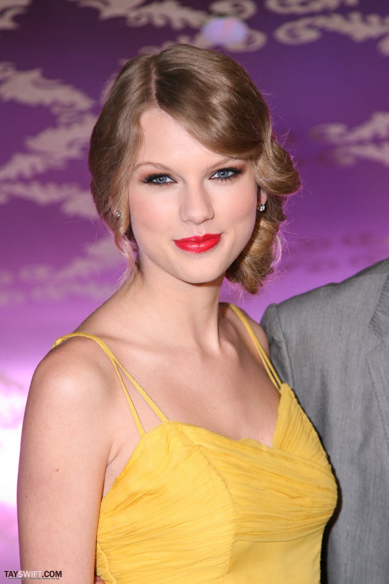 Taylor Swift at Country Music Hall of Fame & Museum's "All For The Hall" — photo 110