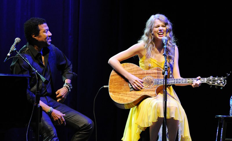 Taylor Swift at Country Music Hall of Fame & Museum's "All For The Hall" — photo 131