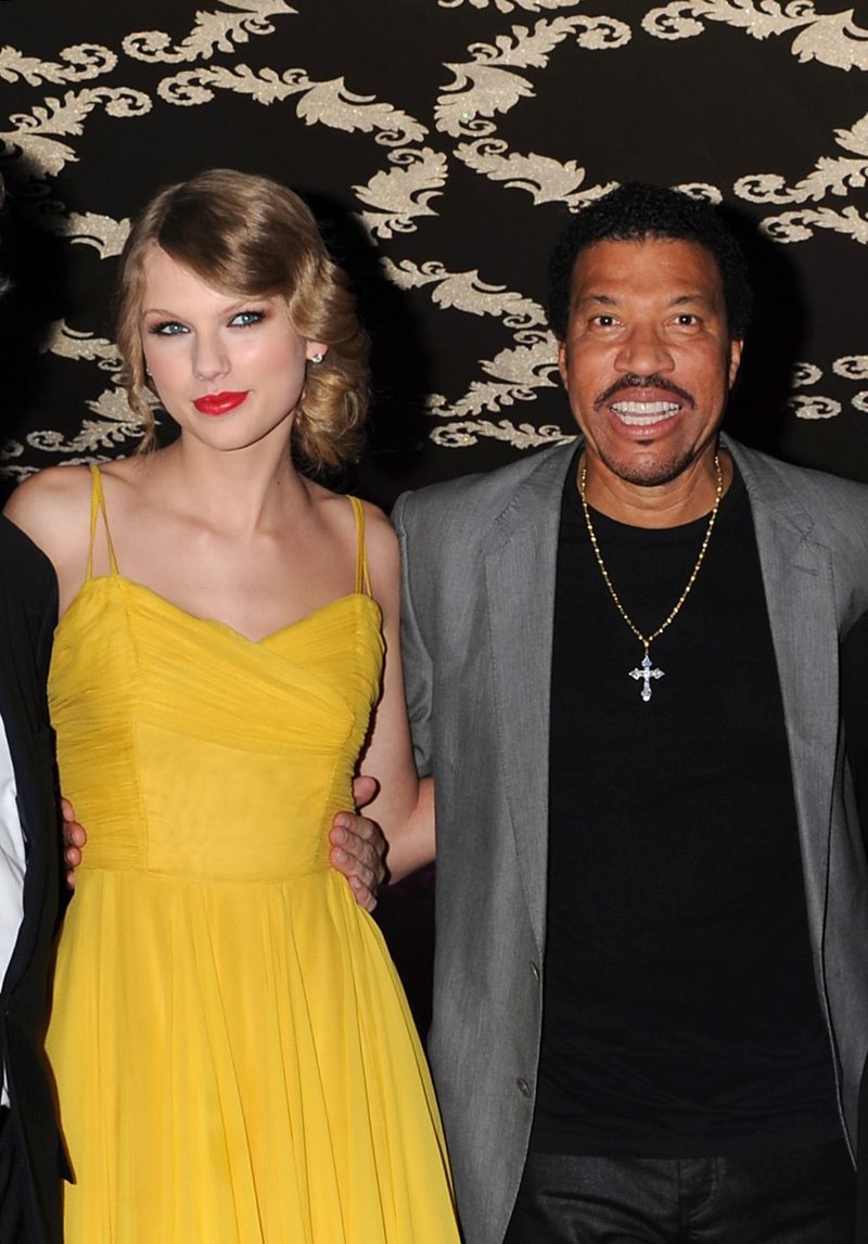 Taylor Swift at Country Music Hall of Fame & Museum's "All For The Hall" — photo 132