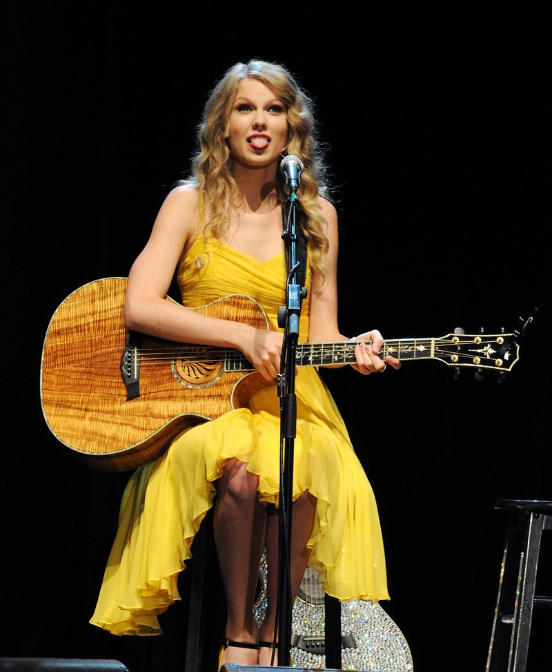 Taylor Swift at Country Music Hall of Fame & Museum's "All For The Hall" — photo 137