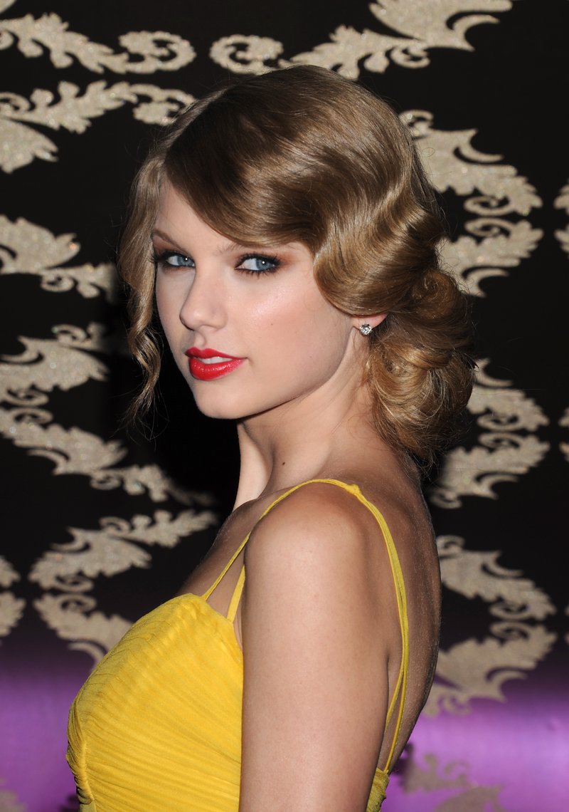 Taylor Swift at Country Music Hall of Fame & Museum's "All For The Hall" — photo 138