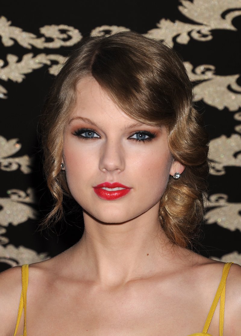 Taylor Swift at Country Music Hall of Fame & Museum's "All For The Hall" — photo 139