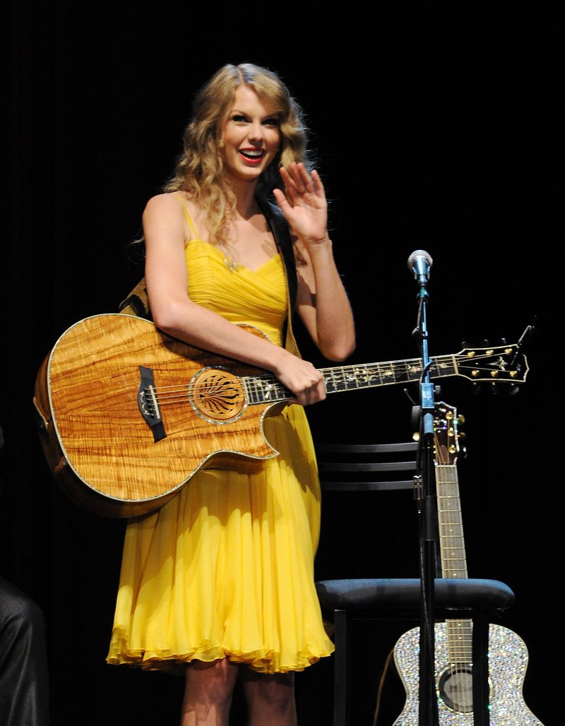 Taylor Swift at Country Music Hall of Fame & Museum's "All For The Hall" — photo 142