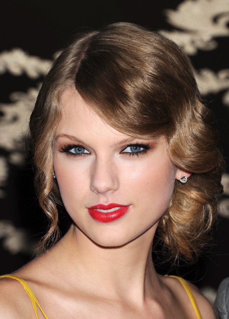 Taylor Swift at Country Music Hall of Fame & Museum's "All For The Hall" — photo 145