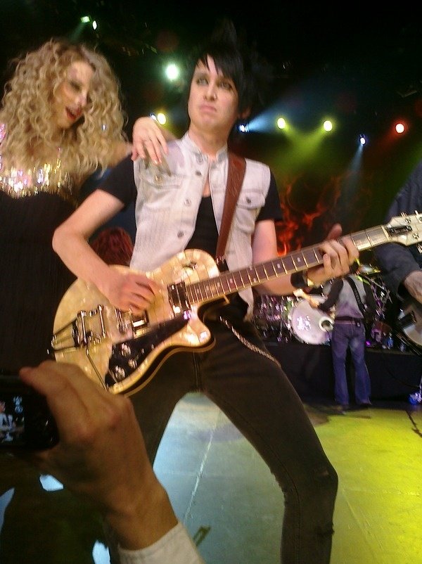 Taylor Swift at 2010 Country Radio Seminar — photo 14