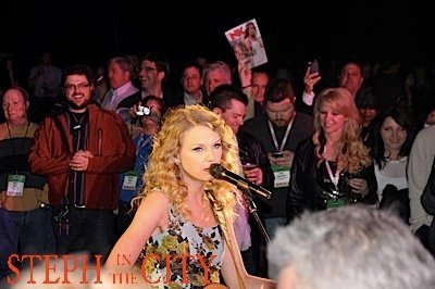 Taylor Swift at 2010 Country Radio Seminar — photo 15