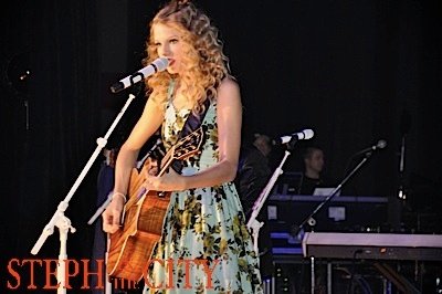 Taylor Swift at 2010 Country Radio Seminar — photo 26