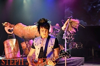 Taylor Swift at 2010 Country Radio Seminar — photo 36