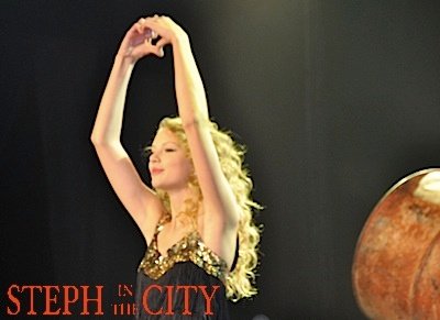 Taylor Swift at 2010 Country Radio Seminar — photo 42