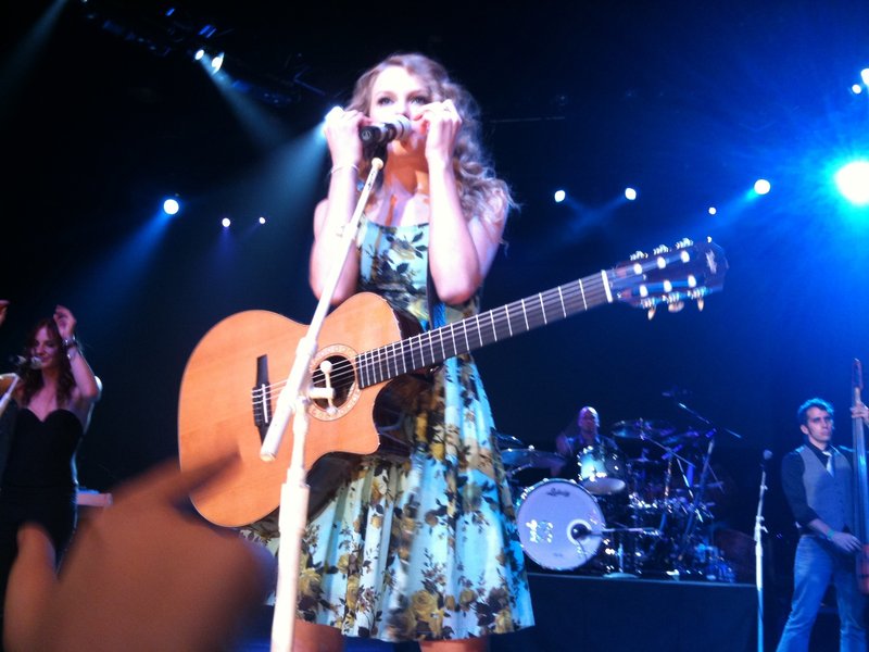 Taylor Swift at 2010 Country Radio Seminar — photo 65