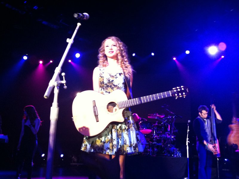 Taylor Swift at 2010 Country Radio Seminar — photo 66