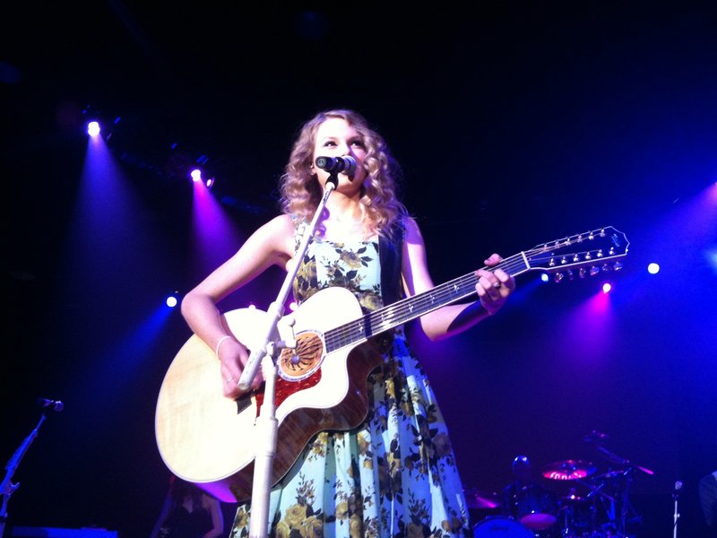 Taylor Swift at 2010 Country Radio Seminar — photo 68