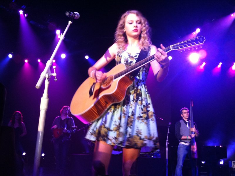 Taylor Swift at 2010 Country Radio Seminar — photo 69