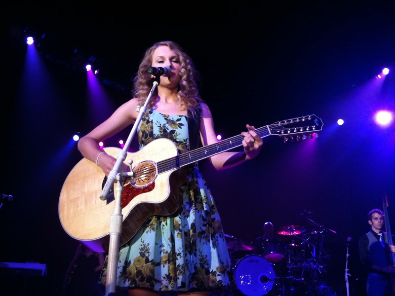 Taylor Swift at 2010 Country Radio Seminar — photo 70