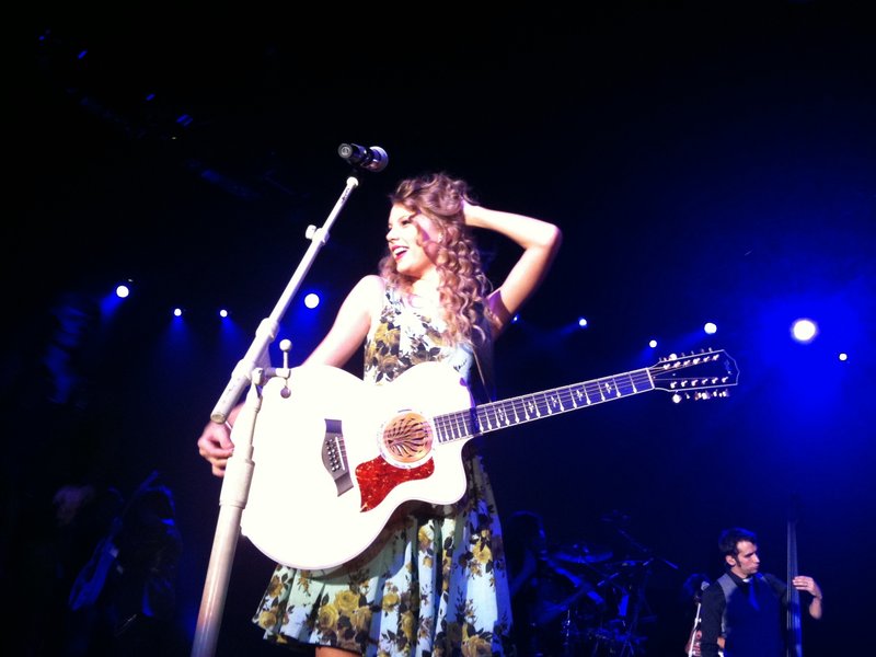 Taylor Swift at 2010 Country Radio Seminar — photo 72