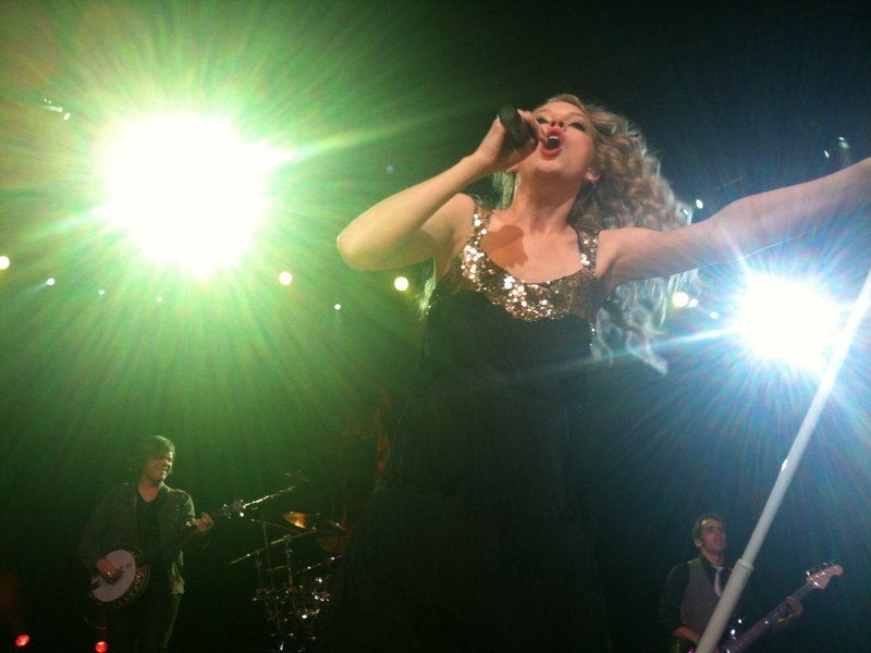 Taylor Swift at 2010 Country Radio Seminar — photo 87