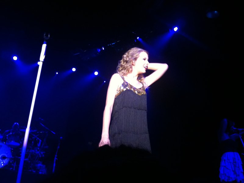 Taylor Swift at 2010 Country Radio Seminar — photo 91