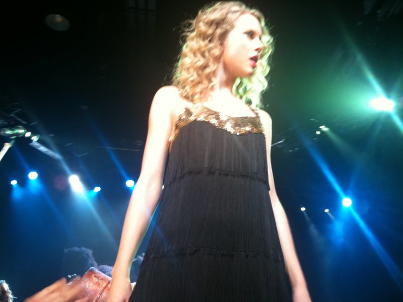 Taylor Swift at 2010 Country Radio Seminar — photo 92