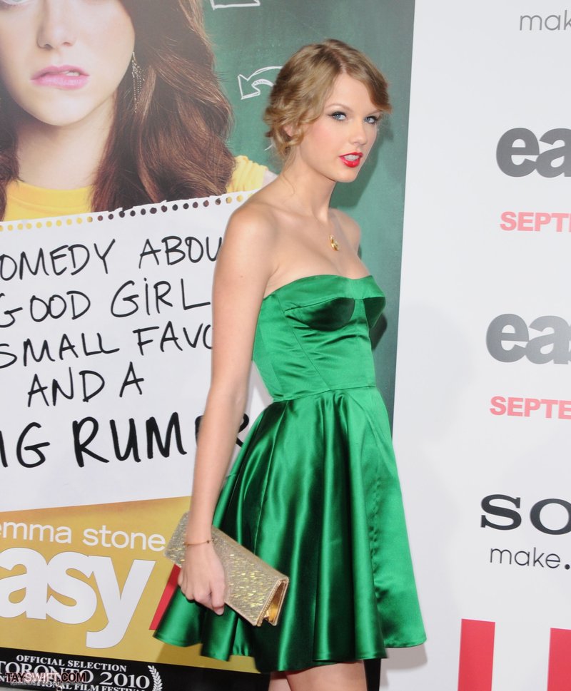 Taylor Swift at "Easy A" Los Angeles Premiere — photo 46