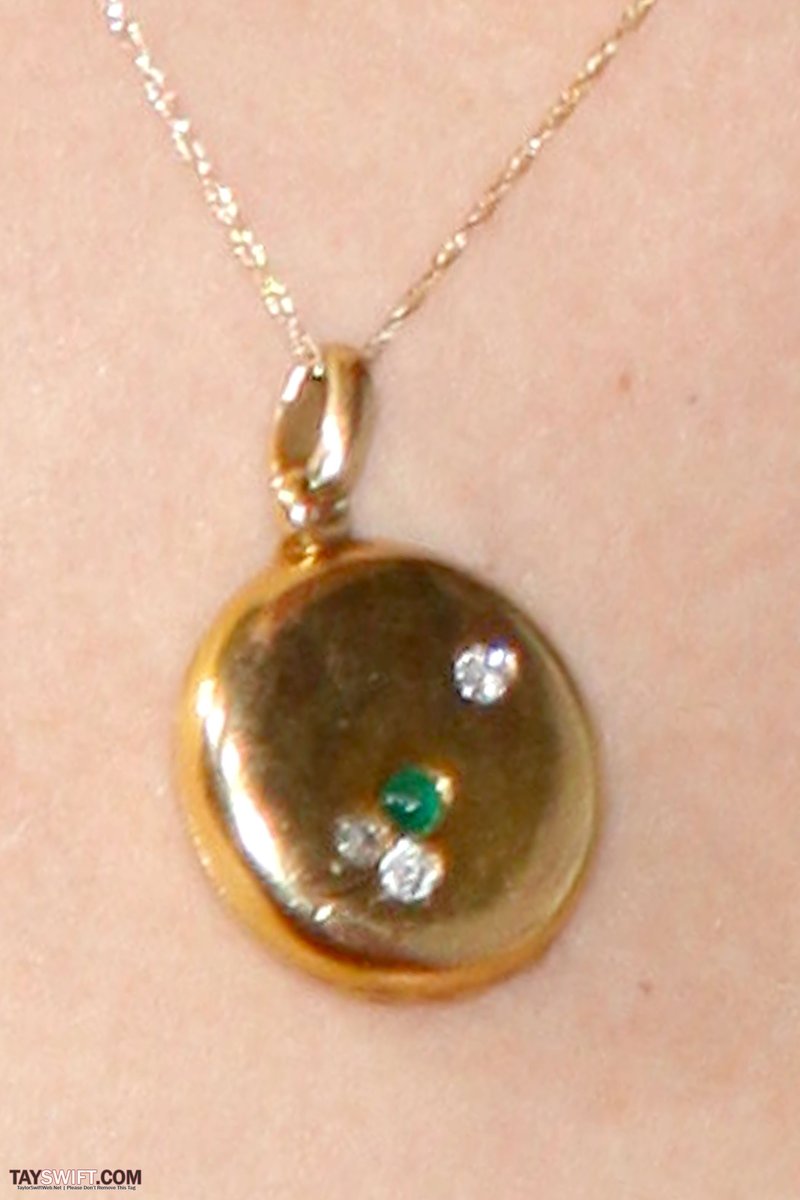 Taylor Swift at "Easy A" Los Angeles Premiere — photo 149