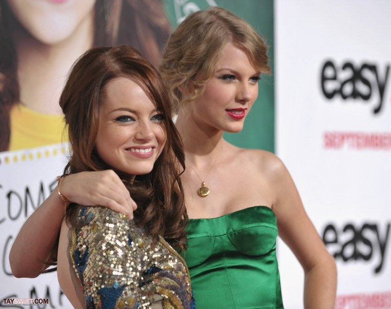 Taylor Swift at "Easy A" Los Angeles Premiere — photo 345