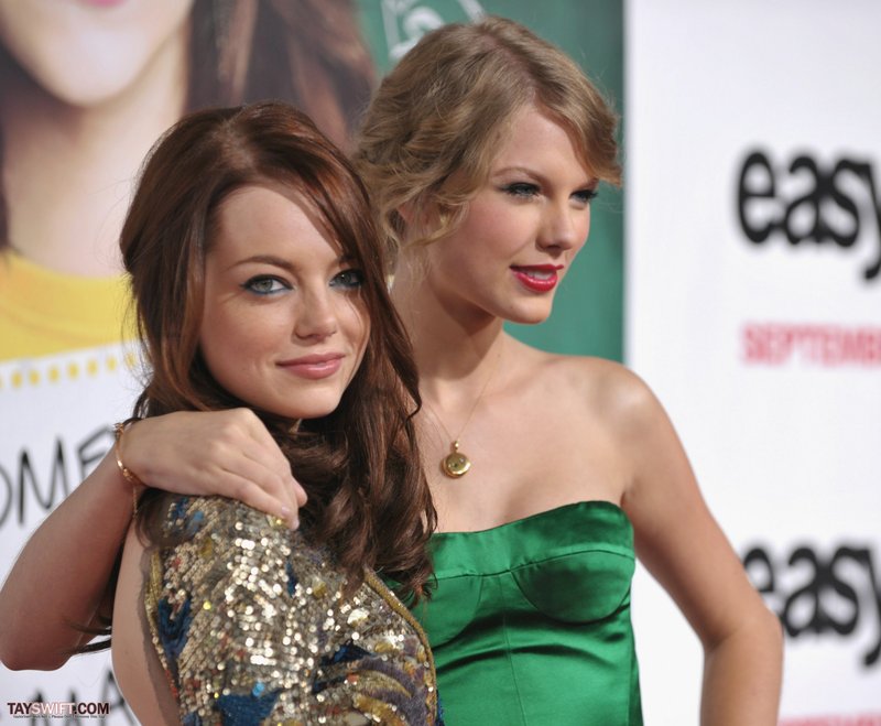 Taylor Swift at "Easy A" Los Angeles Premiere — photo 346