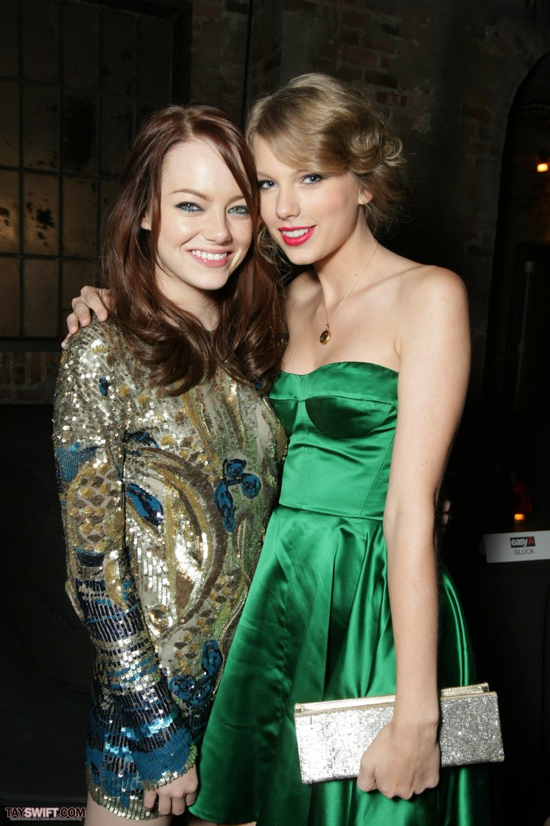 Taylor Swift at "Easy A" Los Angeles Premiere — photo 355