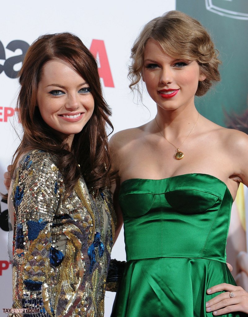 Taylor Swift at "Easy A" Los Angeles Premiere — photo 367
