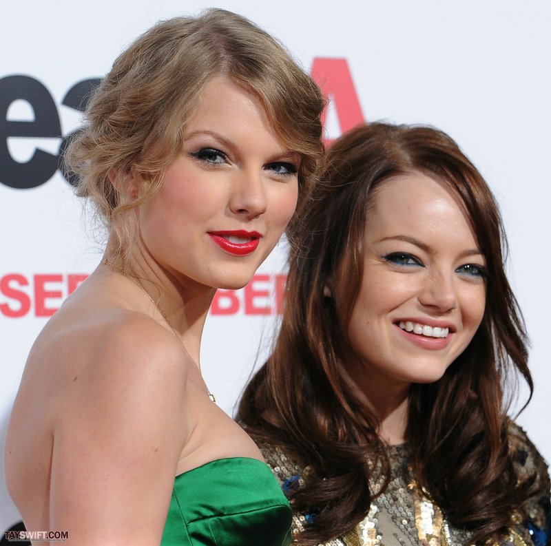 Taylor Swift at "Easy A" Los Angeles Premiere — photo 373