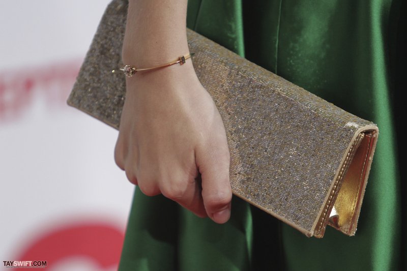 Taylor Swift at "Easy A" Los Angeles Premiere — photo 437