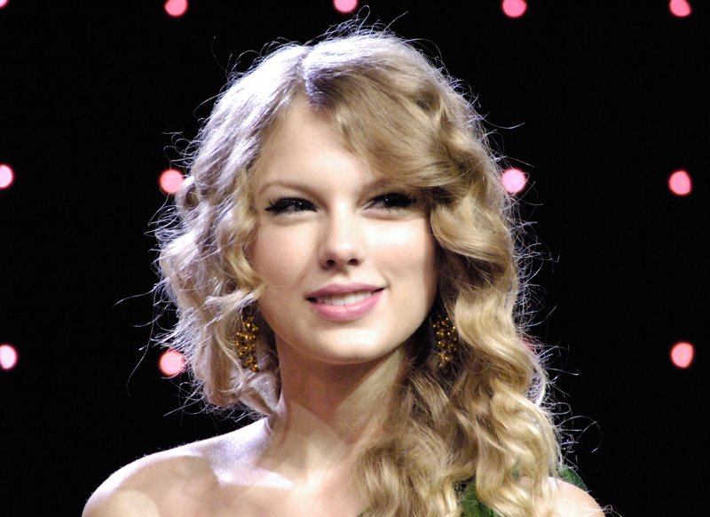 Taylor Swift at 2010 NARM Convention — photo 13