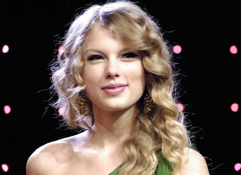 Taylor Swift at 2010 NARM Convention — photo 14