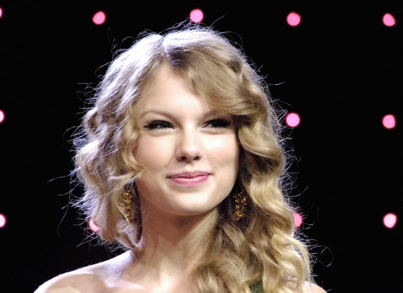 Taylor Swift at 2010 NARM Convention — photo 15
