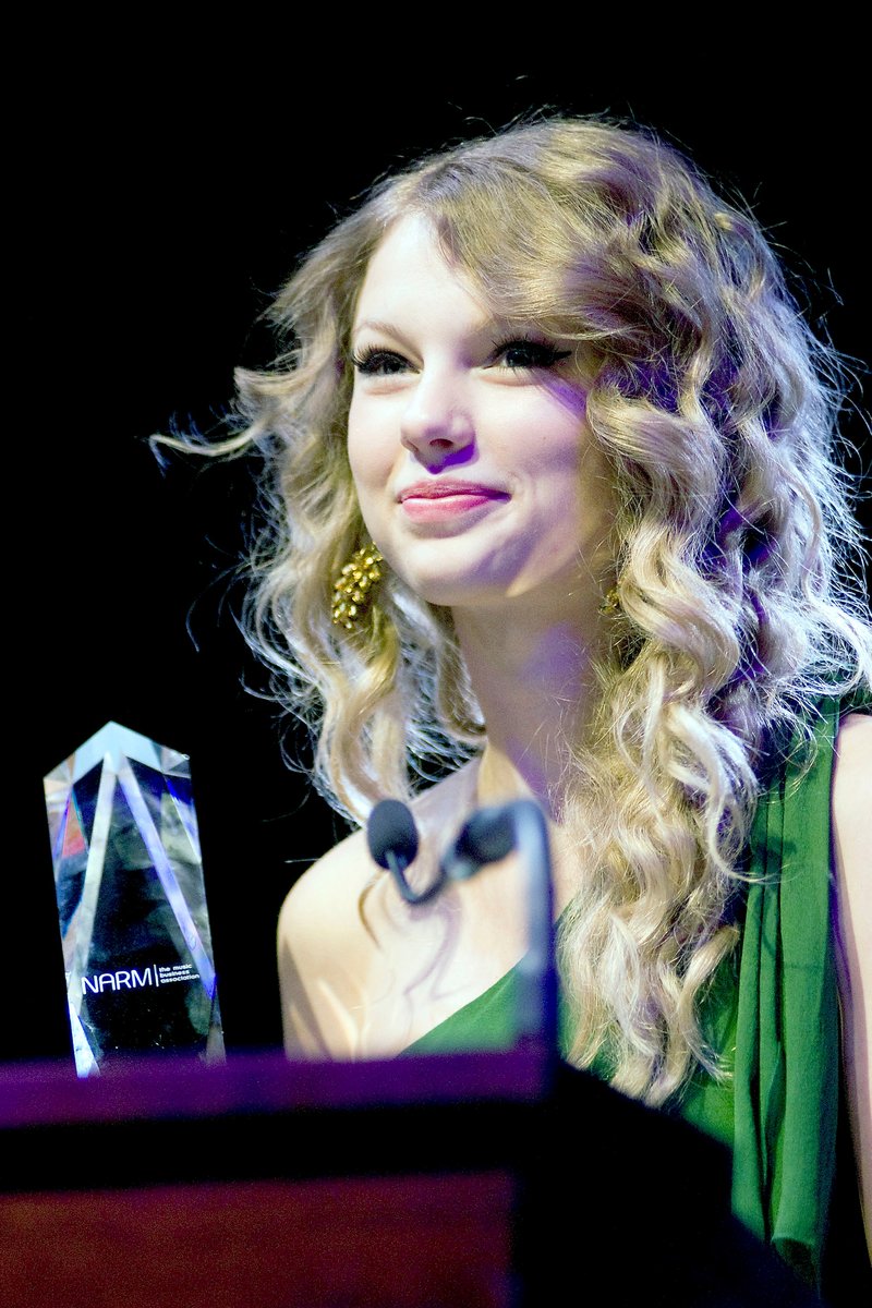 Taylor Swift at 2010 NARM Convention — photo 20